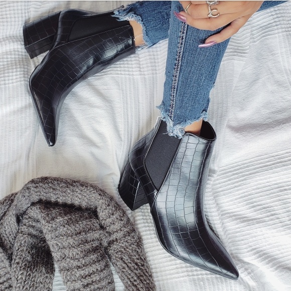 Shoes - 🆕️//The Miya// black crocodile print bootie